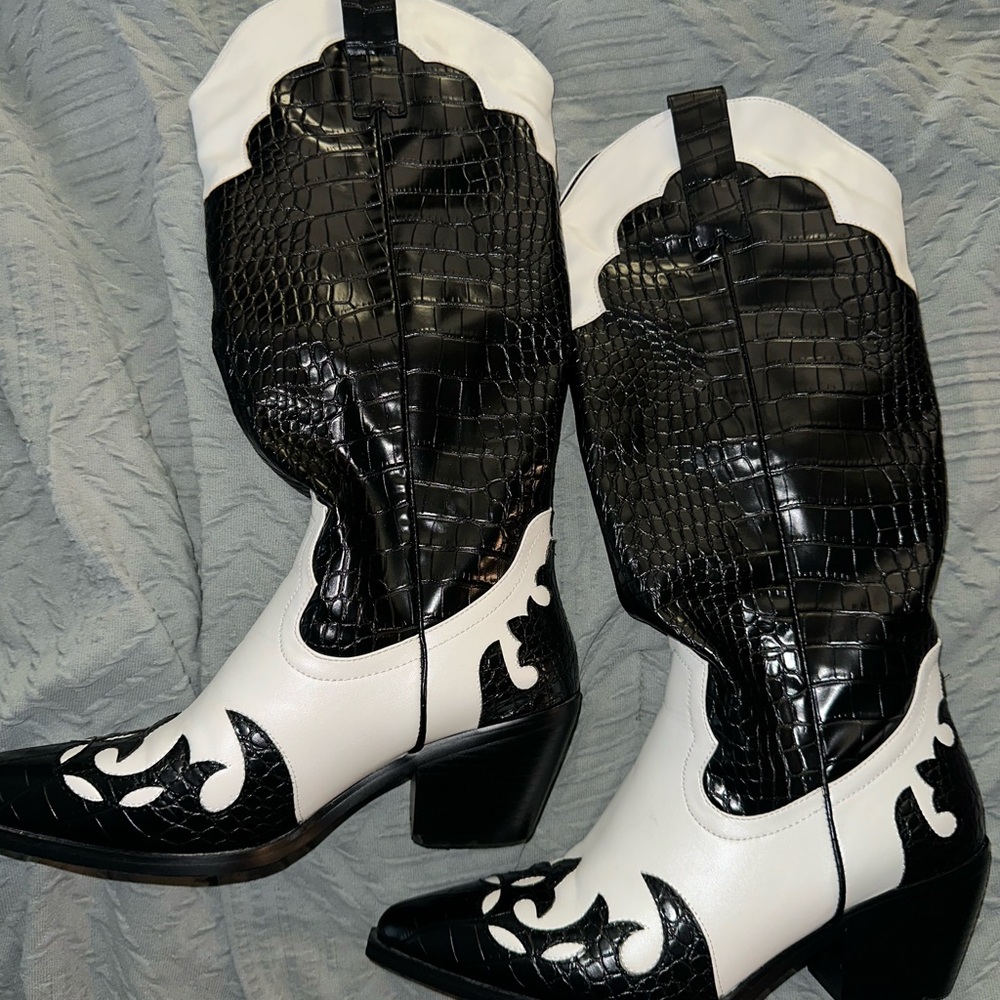 Black and White Cowboy Western Boots